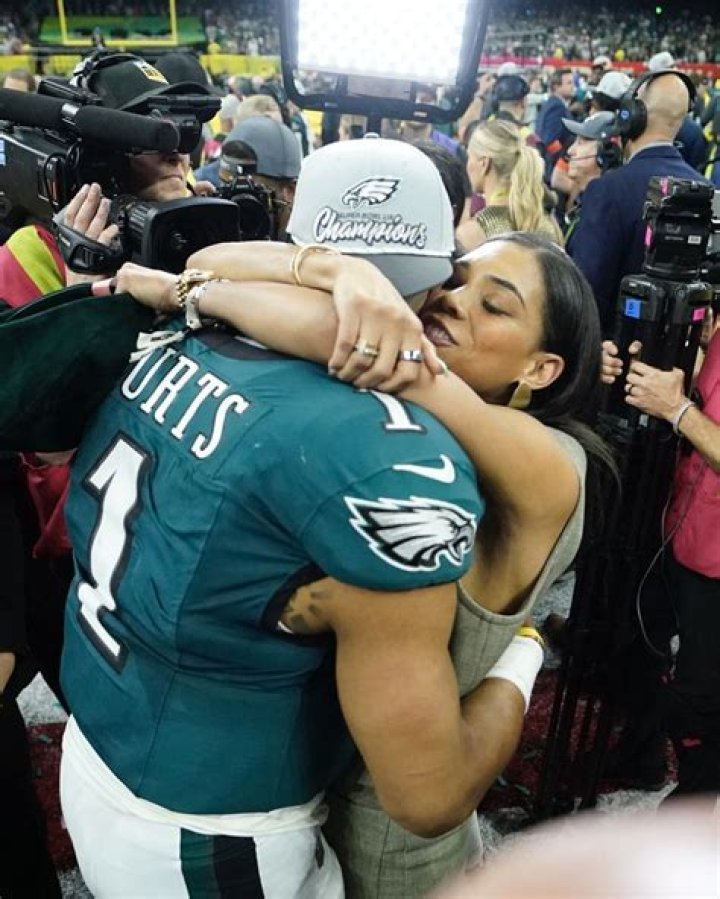 Jalen Hurts Wife: A Comprehensive Look at Love, Life, and Success