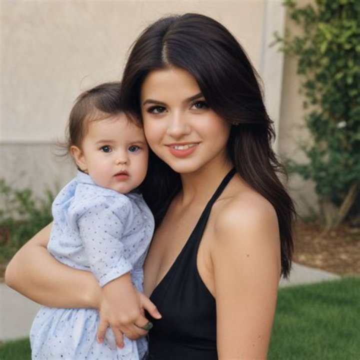 Selena Gomez: Does She Have a Sister? Exploring Her Family, Life, and Relationships